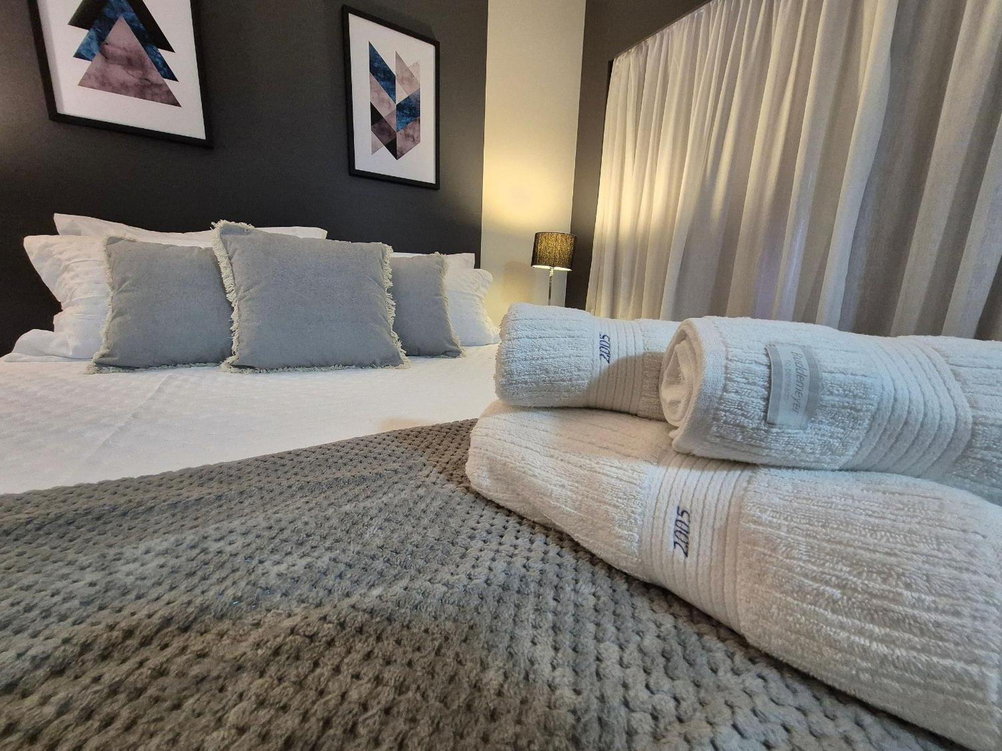 Luxo Congonhas Com Sofa Cama 4*